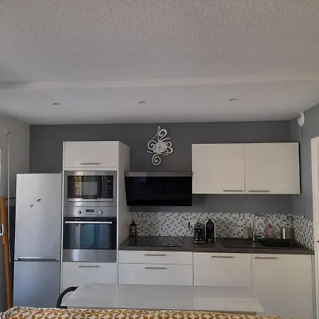 Centre - T2 Avec Parking Prive - Menage Inclus - Fr-1-319-463 Apartment *